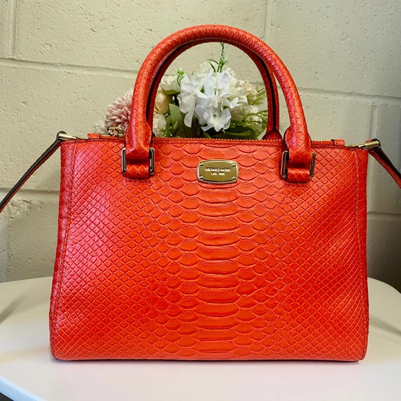 Michael Kors KELLEN LEATHER CROSSBODY BAG IN MANDARIN - Picture 1 of 8